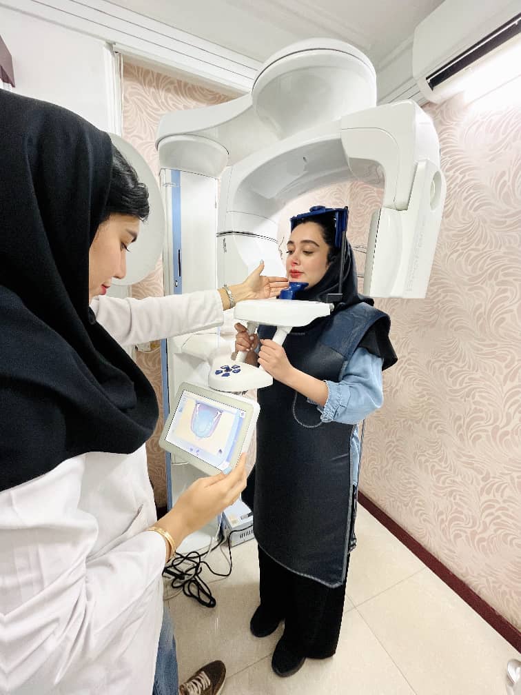  مرکز تخصصی دهان ،  فک و صورت  دکتر عباس  محمدی